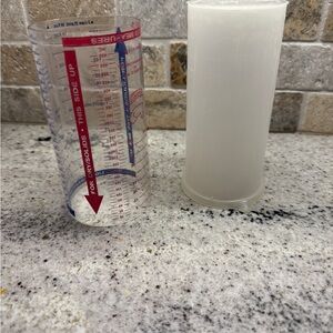 The Pampered Chef Measure-All Cup Model 2225